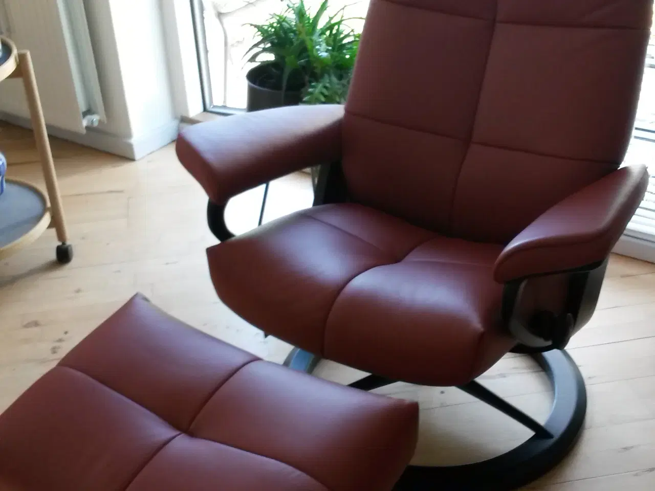 Billede 1 - helt ny stressless david med skammel i str medium