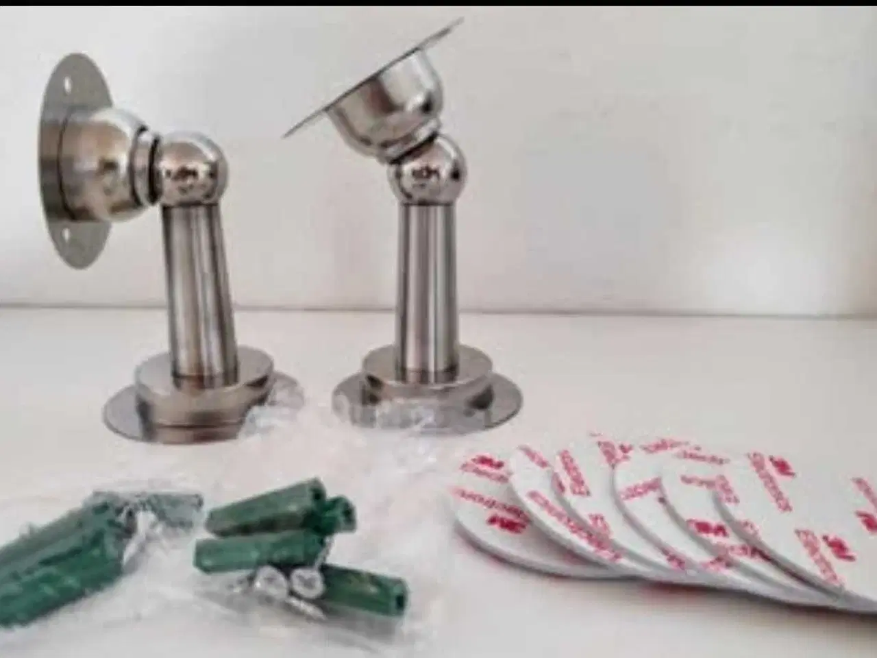 Billede 4 - 2 stk. Magnetiske dørstoppere - NYE