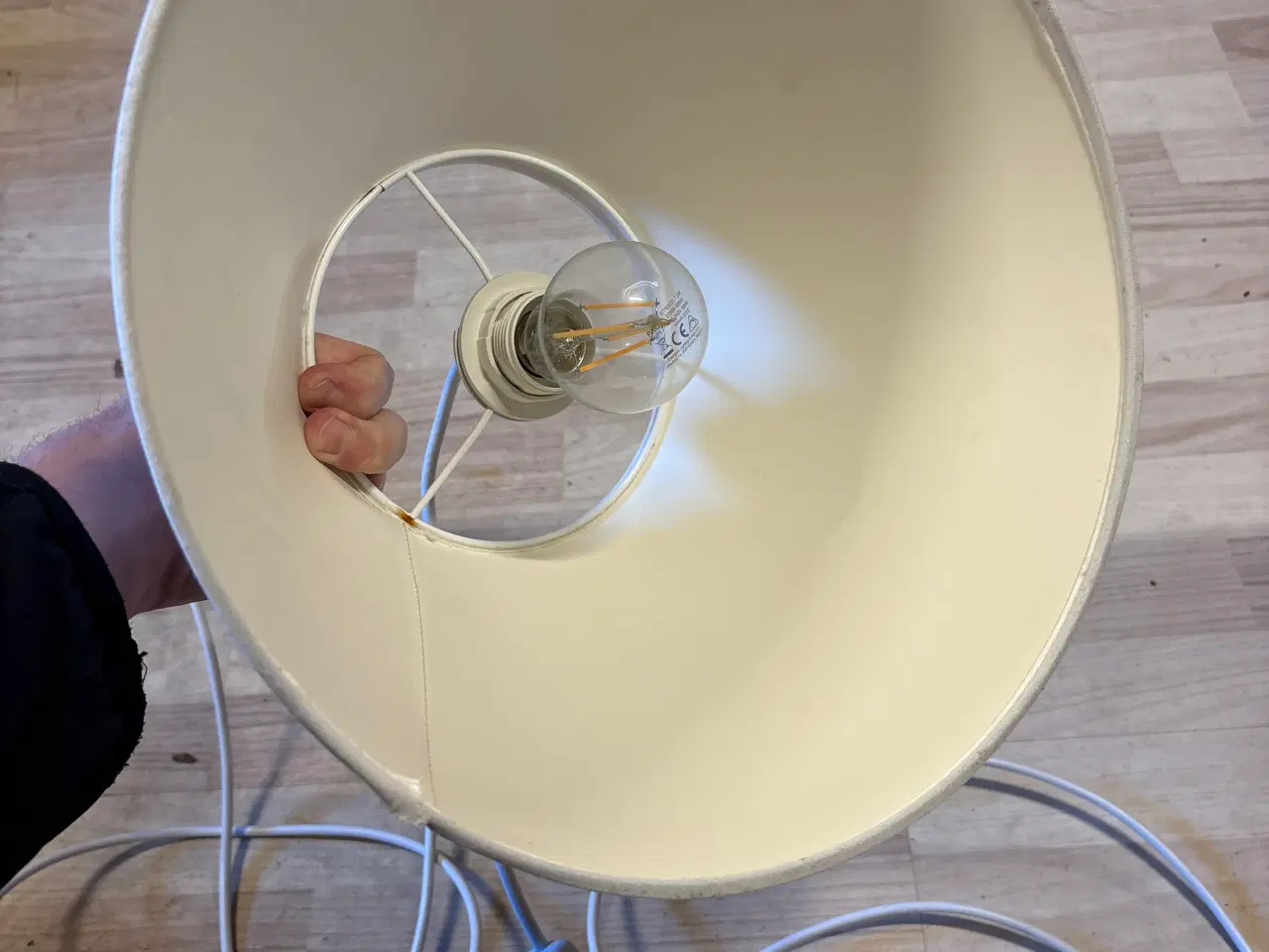 Billede 2 - Isabella fortalte 220 volt lampe