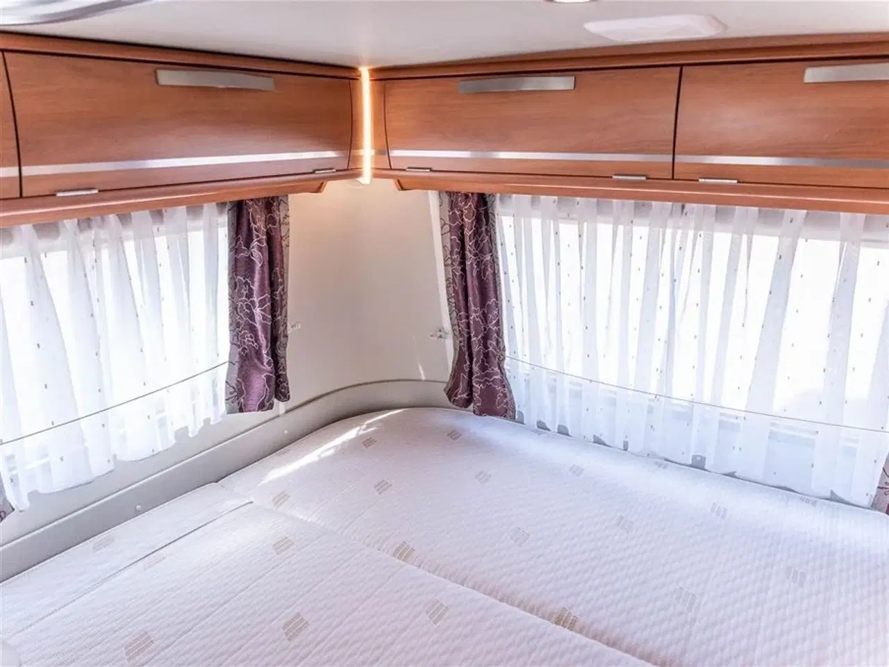 Billede 17 - 2019 - Hymer Eriba Touring Troll 535 GT   Yderst velholdt vogn med hævetag og meget udstyr