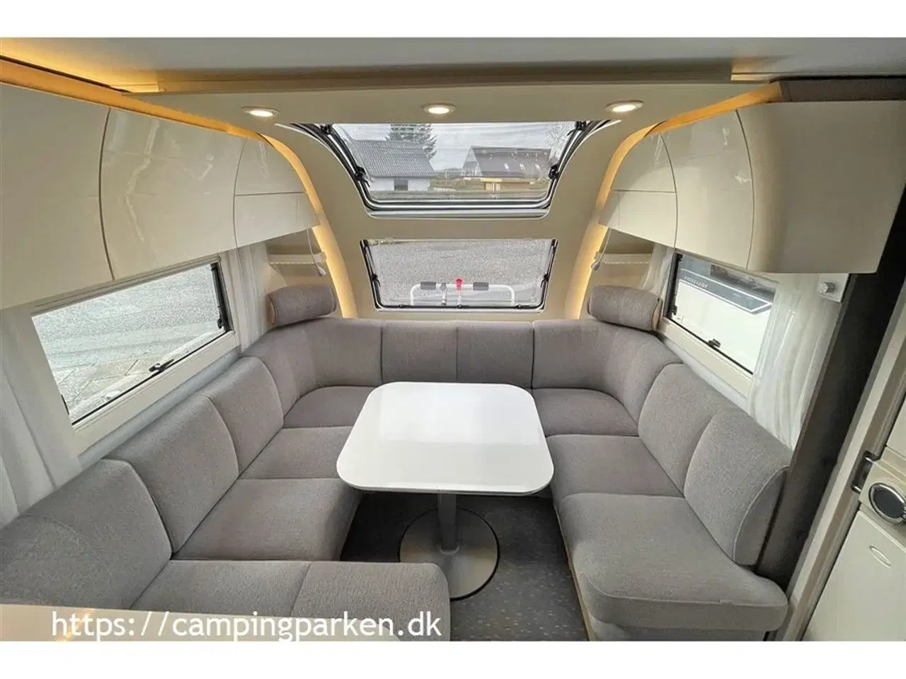 Billede 3 - 2020 - Adria Alpina 573 UP   Flot og rummelig campingvogn med højt komfortniveau