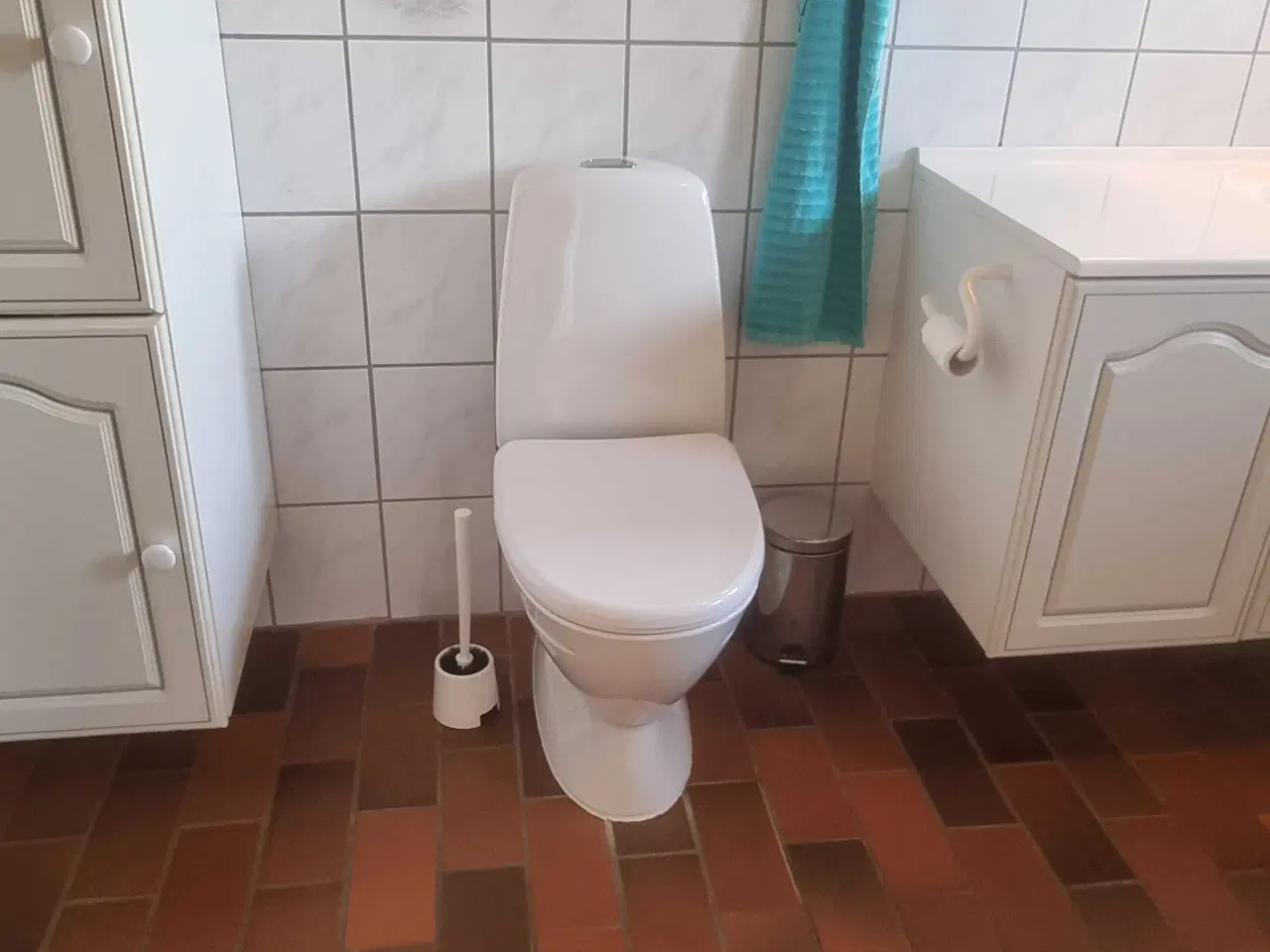 Billede 4 - Badeværelse møbler