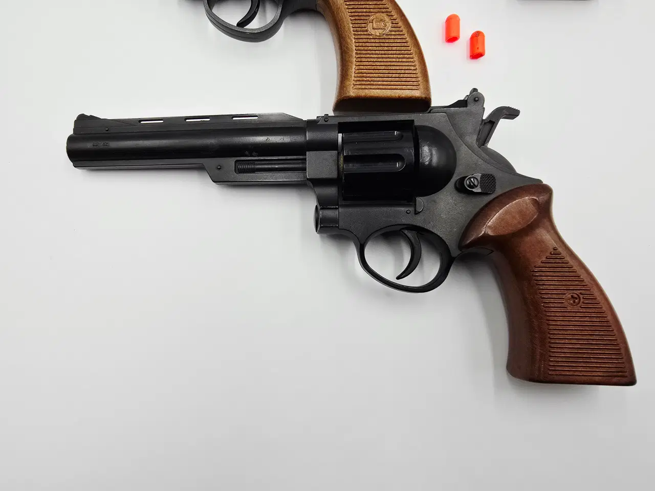 Billede 12 - 3 Stk. legetøjs pistoler der skyder røde propper