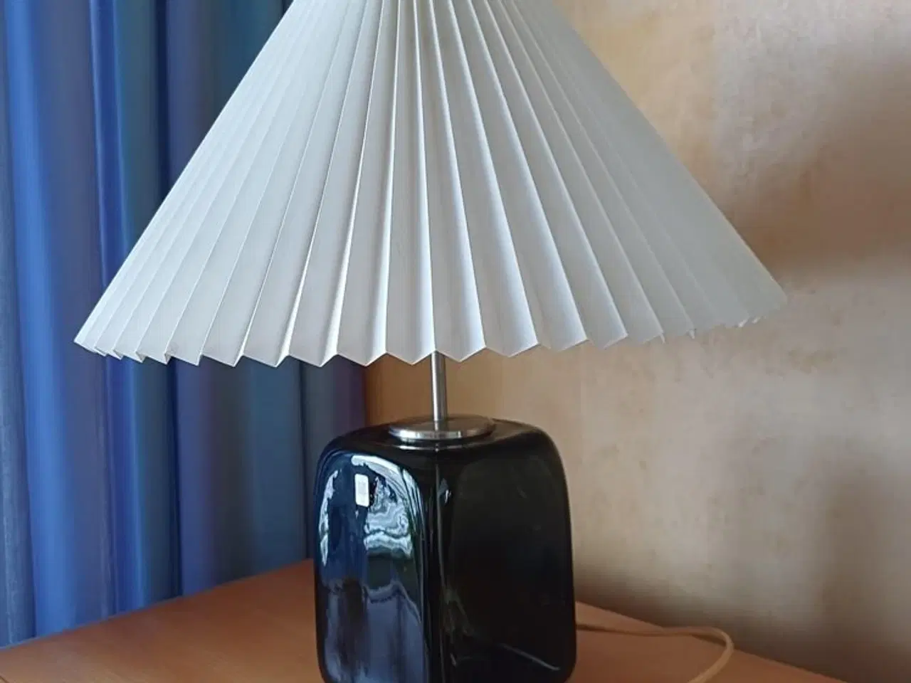 Billede 8 - Le Klint / Holmegaard bordlampe