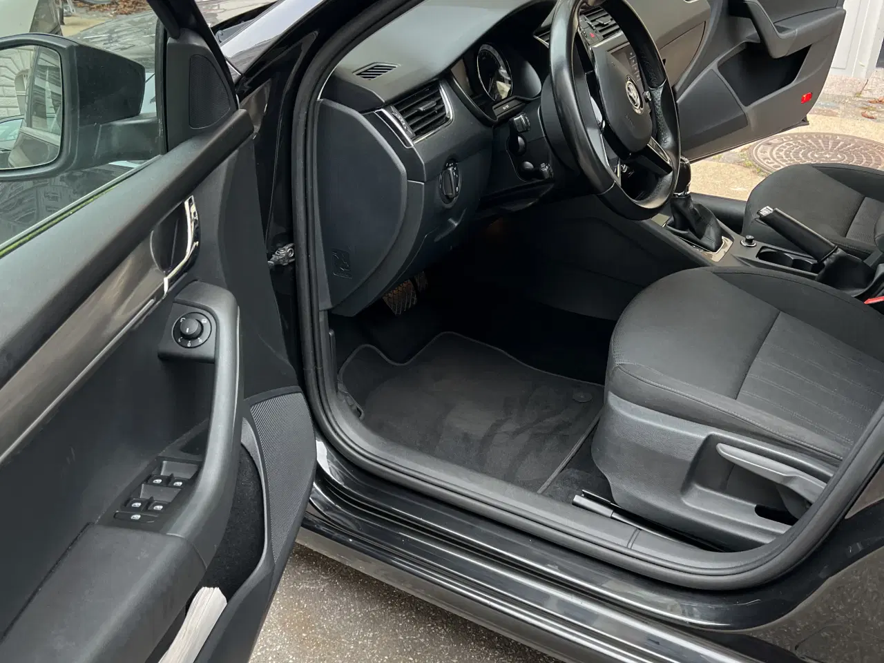 Billede 1 - Velholdt Octavia med lav kilometerstand 