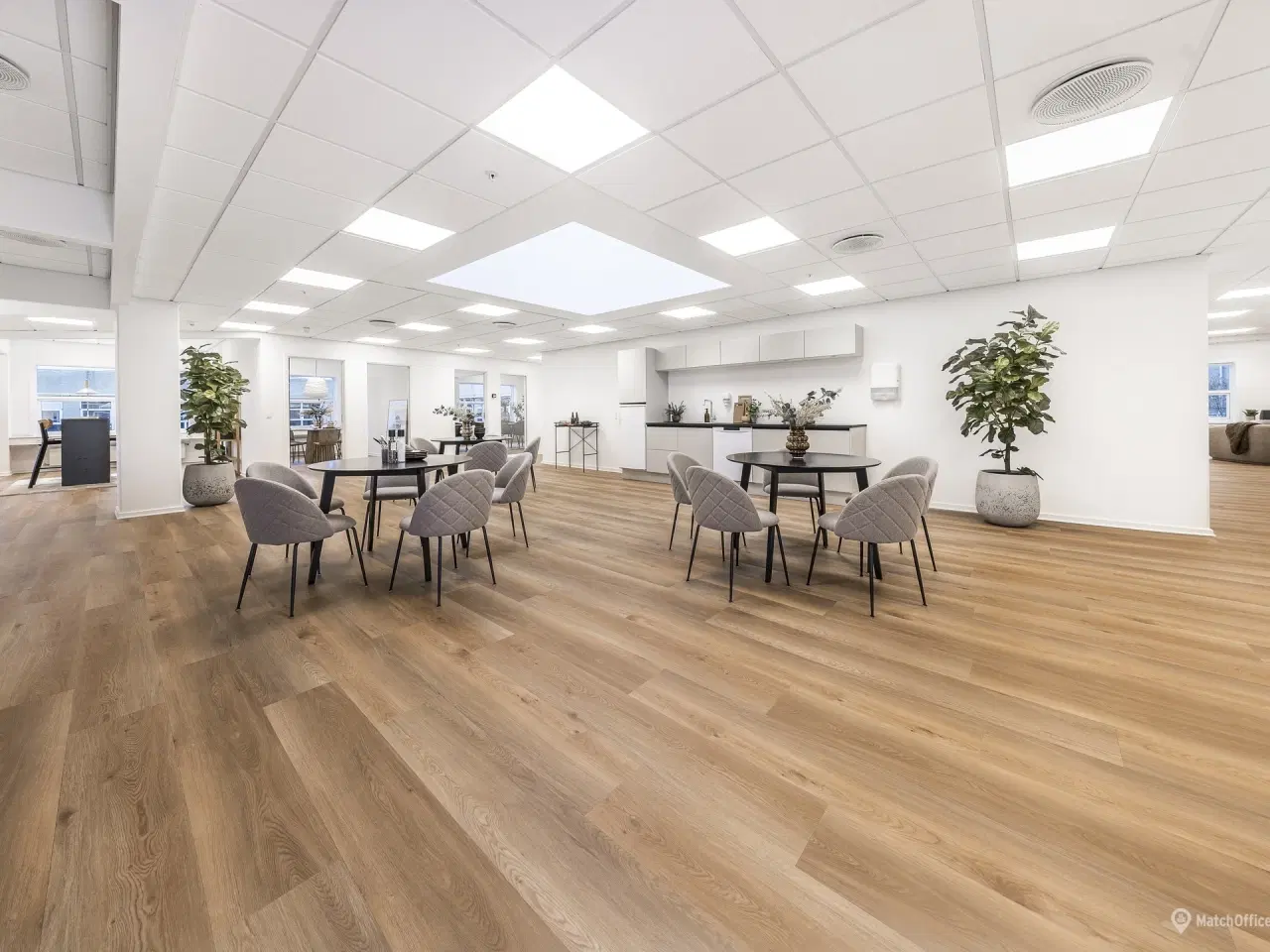 Billede 3 - 1.346 m² kontorlejemål med skøn beligenhed