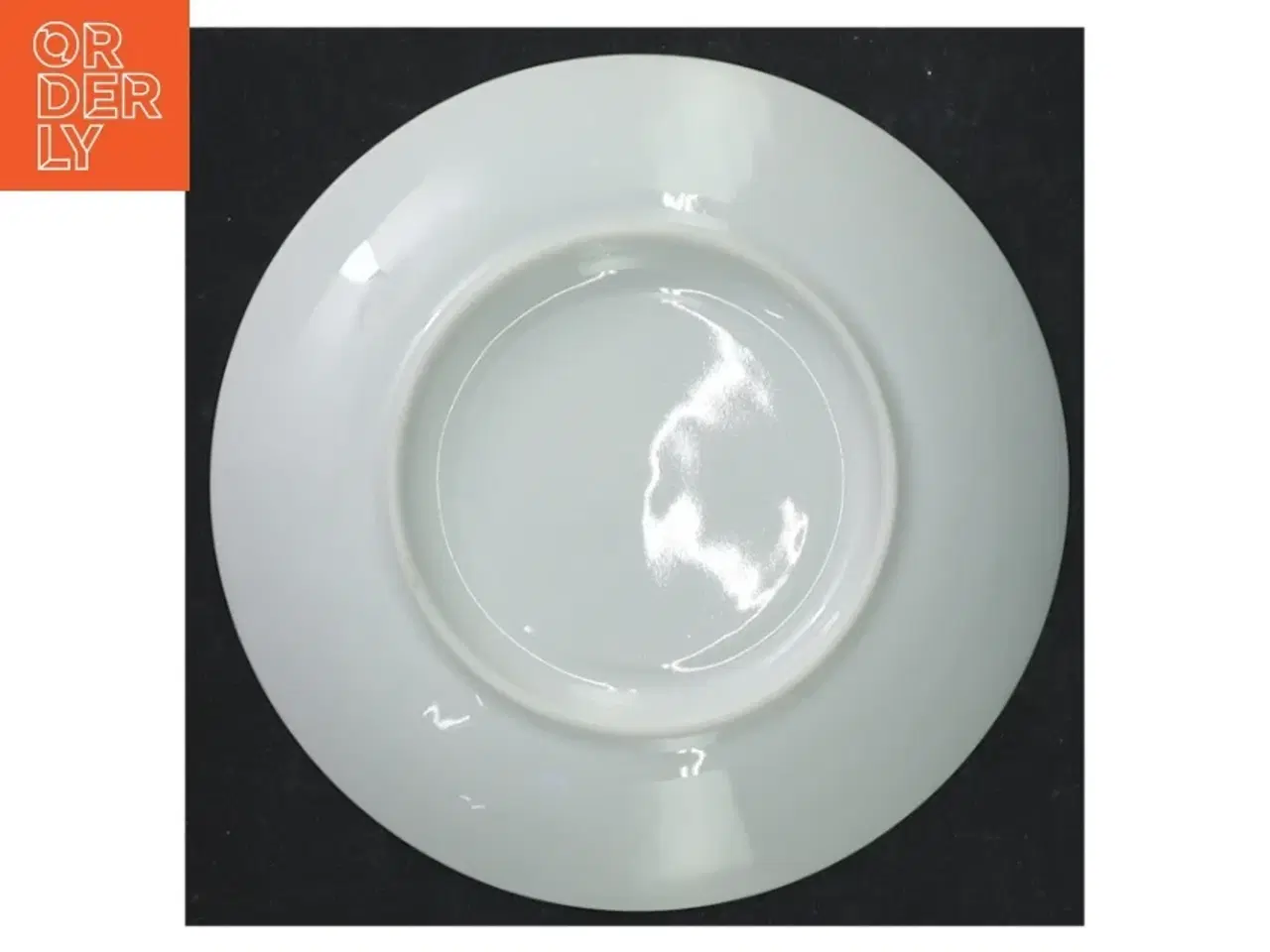 Billede 8 - Hvidt porcelænsservice (str. Kop 8 x 6 cm. tallerken, 14 x 2,5 cm)