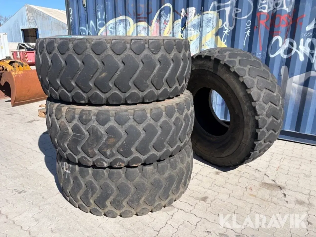 Billede 1 - Dæk Michellin XHA til gummiged 4 styk