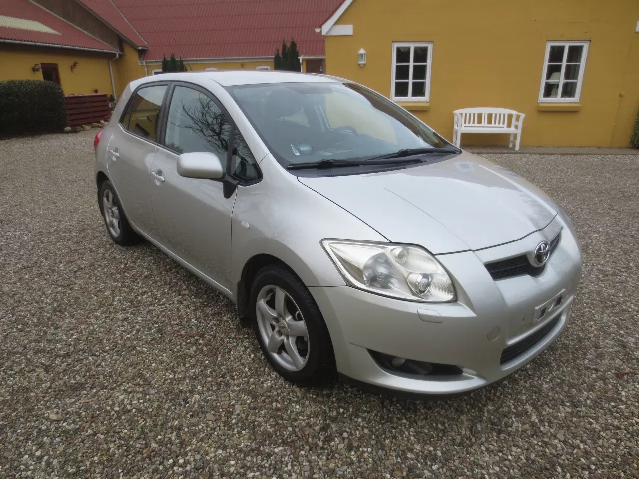 Billede 3 - Toyota Auris 1.6 i årg 2007 synet 9/24. 