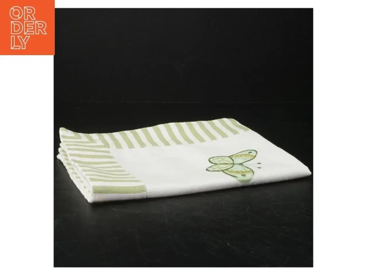 Billede 4 - Duge med broderet sommerfugl (str. 90 x 34 cm)