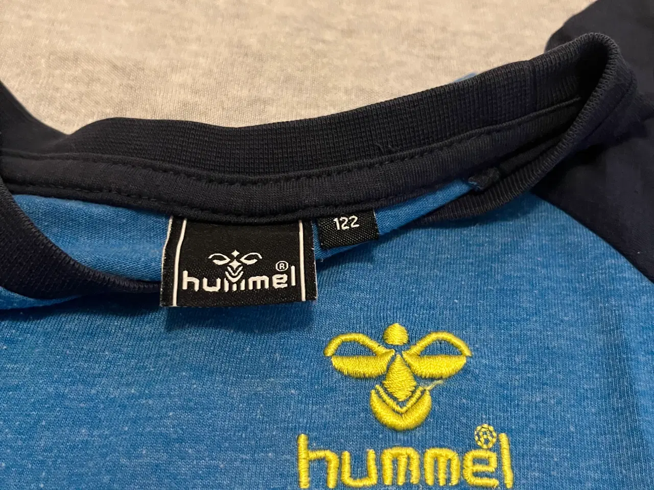 Billede 3 - T-shirt fra Hummel 