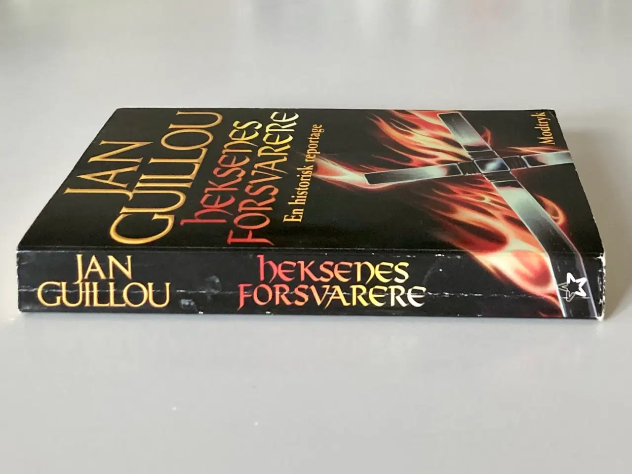 Billede 4 - Heksenes Forsvarere, Jan Guillou