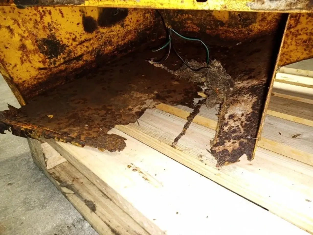 Billede 10 - Ford 550 Venstre hjulskærm D4NN16313