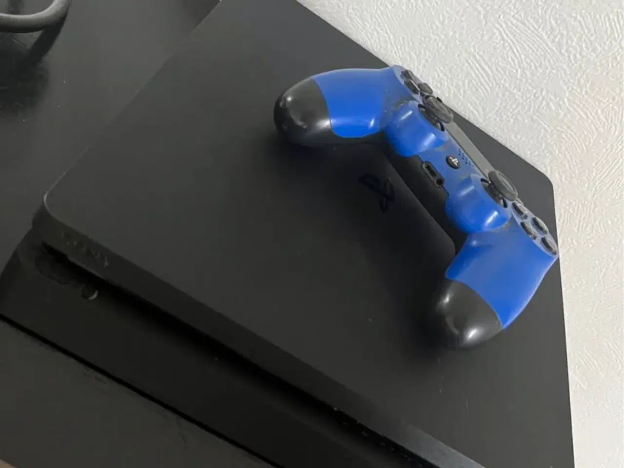 Billede 1 - Playstation 4 sælges. Inkl 5 spil og 1 joystick