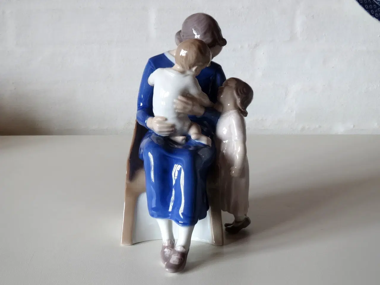 Billede 2 - Bing og Grøndahl figur, Mor med børn