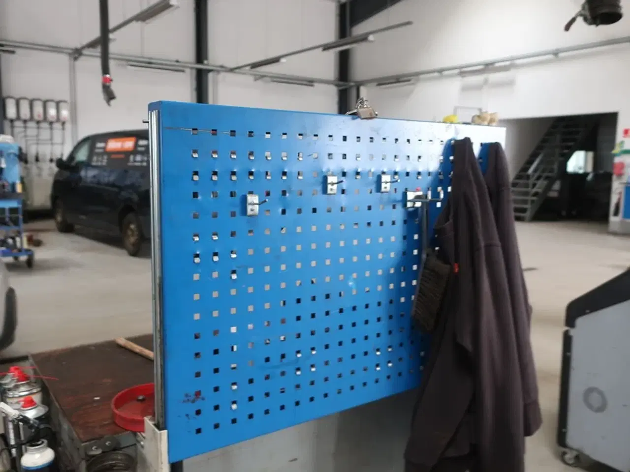 Billede 11 - Værkstedsvogn med indhold