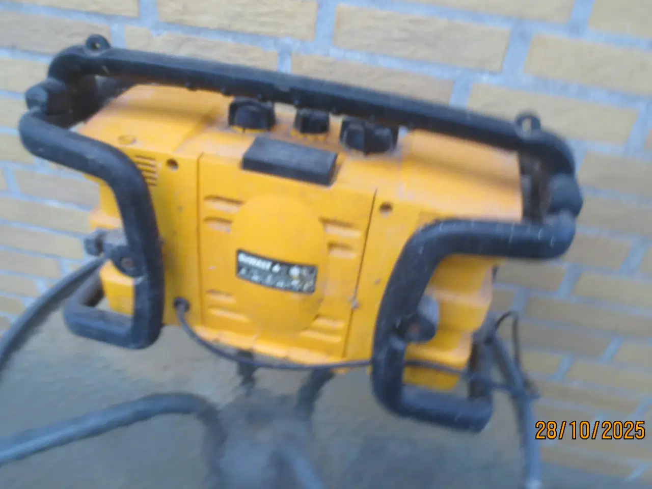 Billede 4 - 1 stk De Walt ArbejdsRadio til 220 volt