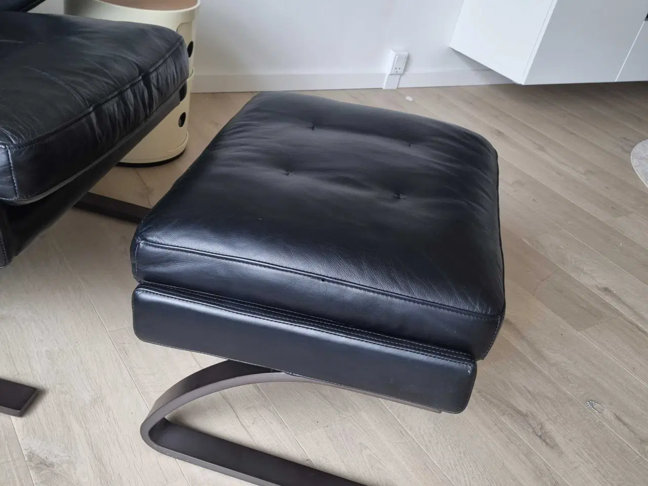 Billede 2 - George læderstol + skammel 