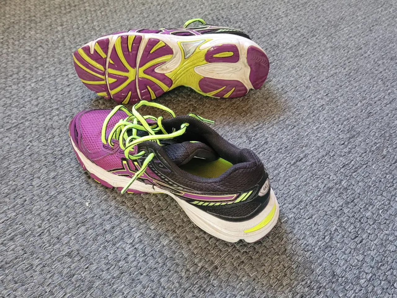Billede 2 - Sportssko Asics str 39. Kr 300 -