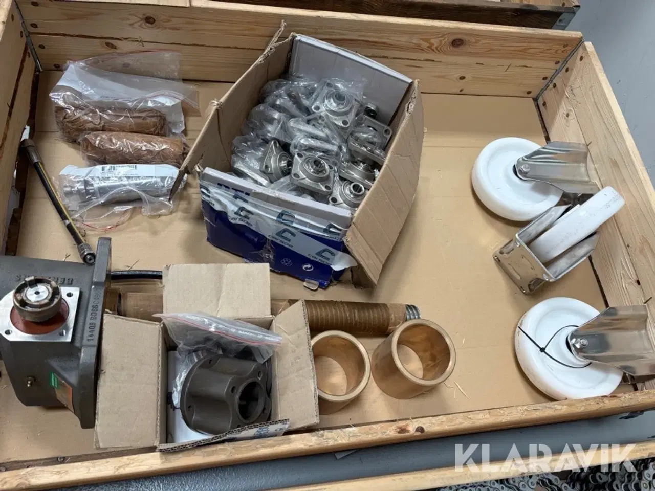 Billede 2 - Lot - gearspindel, bronzebøsninger og flangelejer - 1 palle