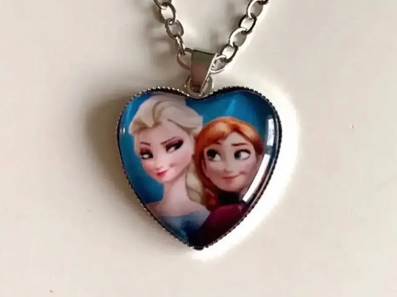Billede 1 - Frost halskæde med Elsa og Anna fra Frost