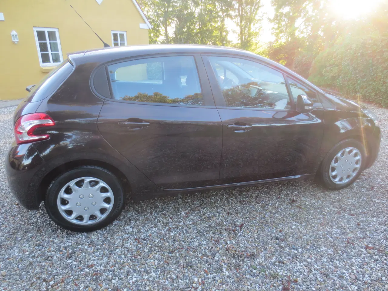 Billede 5 - Peugeot 208 1.4 i 95 Hk. År 2012. 
