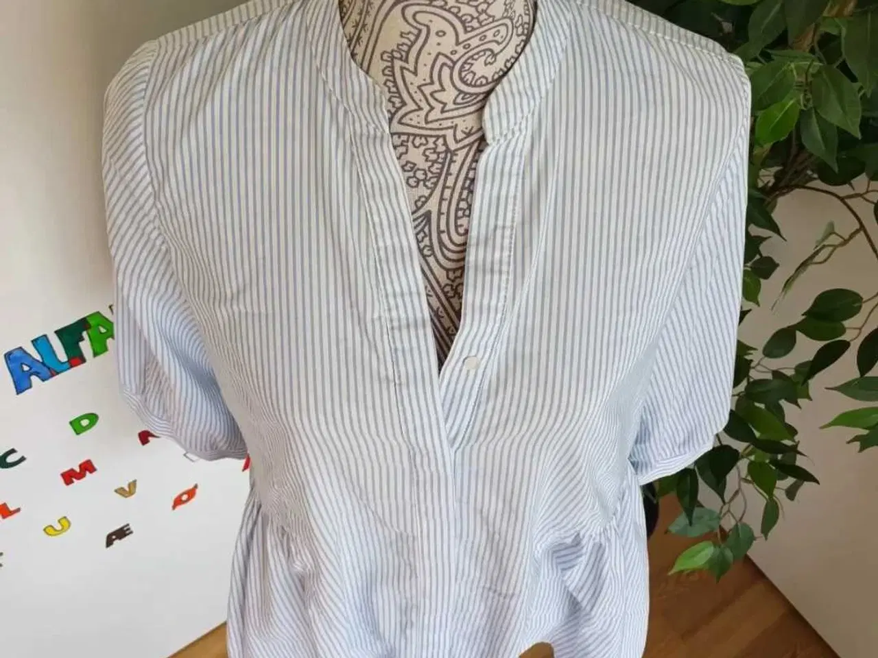 Billede 2 - Skjorte. Vero Moda. Medium/38