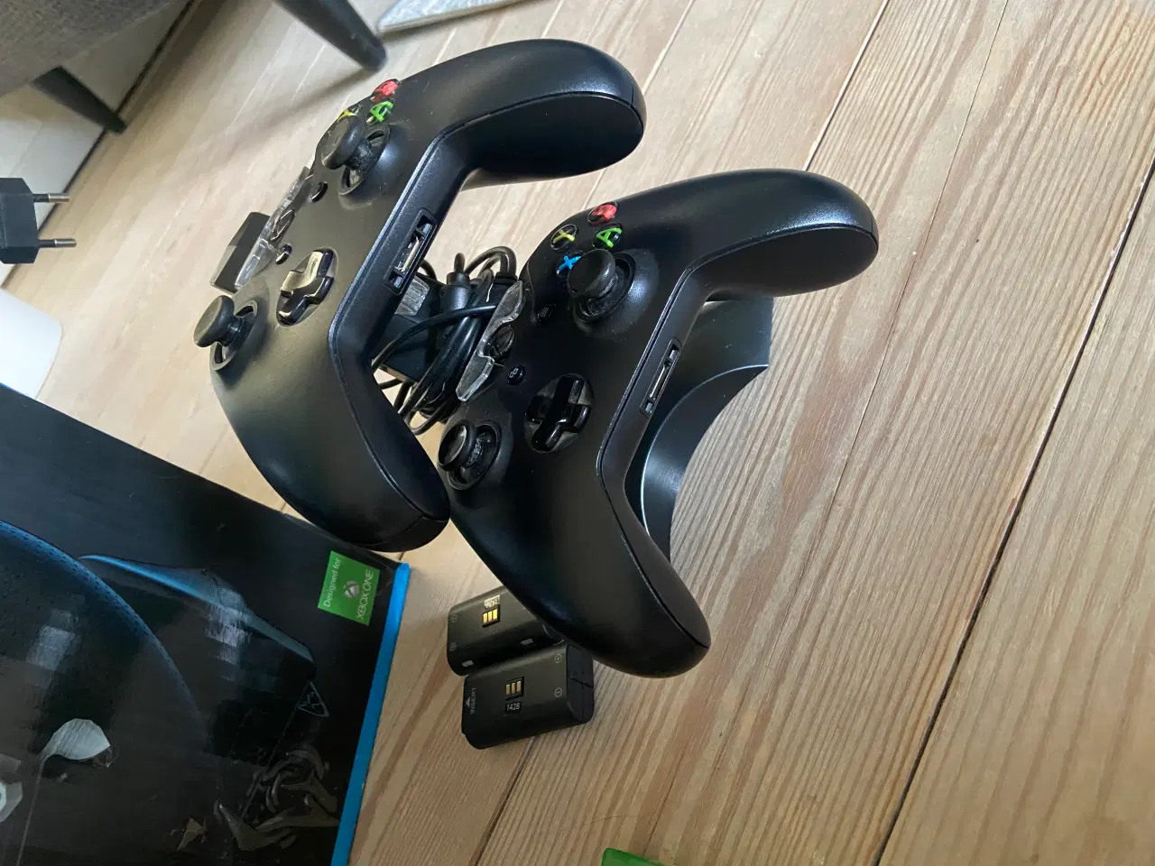 Billede 4 - Xbox one med tilbehør sælges 