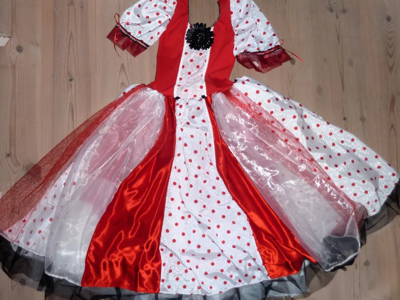 Billede 1 - Prinsessekjole til leg & udklædning. Str. 6-9 år.