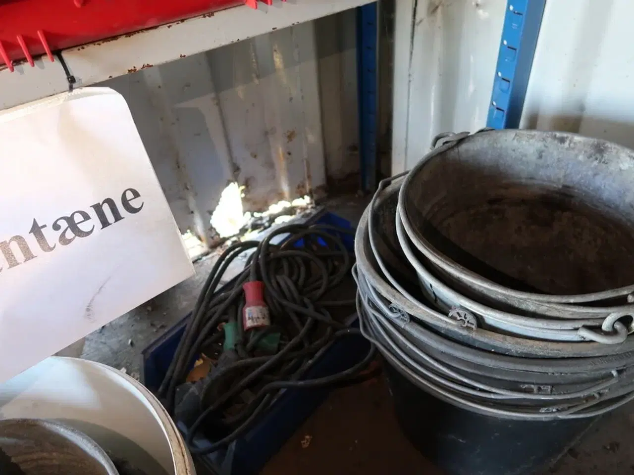 Billede 9 - 2 fag lagerreoler med div. Værktøj og varelager