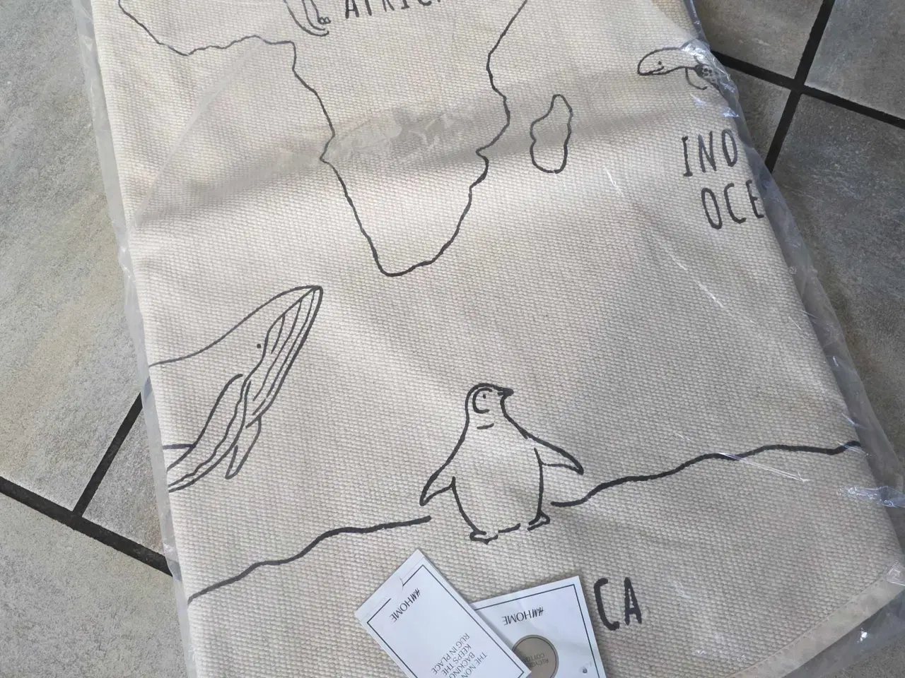 Billede 1 - H&M rundt gulvtæppe, verdenskort