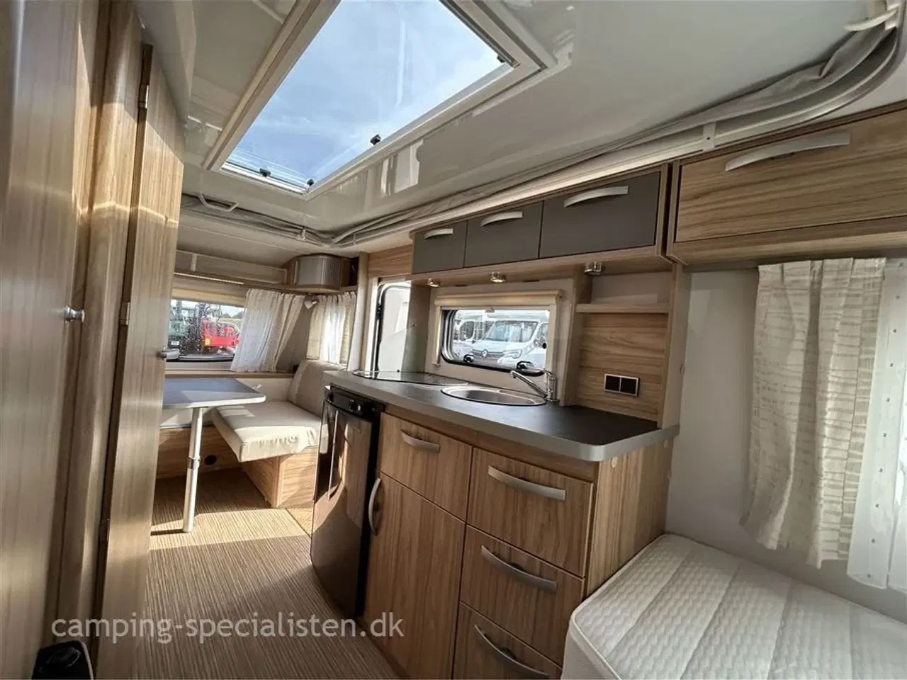 Billede 5 - 2023 - Hymer Feeling 442   Hymer Feeling 442 model 2023 kan nu ses hos Camping -Specialisten.dk