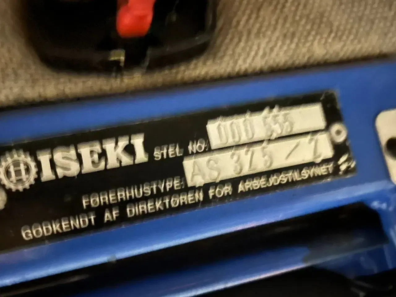 Billede 8 - Iseki 330 Med frontlift, sneplov og lukket kabine