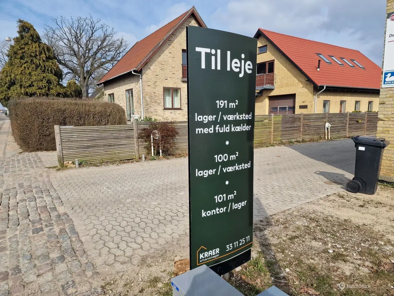 Billede 6 - 3 lejemål til lager. showroom, behandling, kontor m.m. Biladgang til lager –Skiltemulighed mod Grønnevej