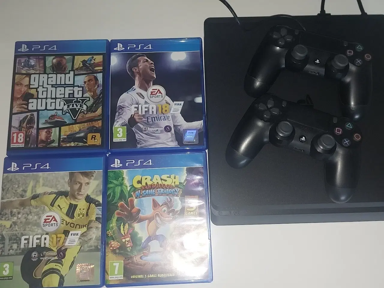 Billede 1 - Playstation 4 slim (med spil) 