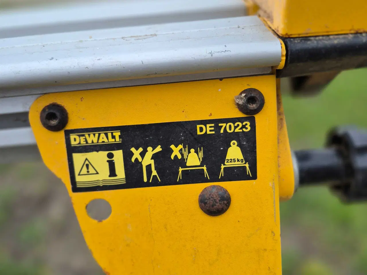 Billede 1 - Dewalt arbejdsbord til kap/gerings sav lang model.