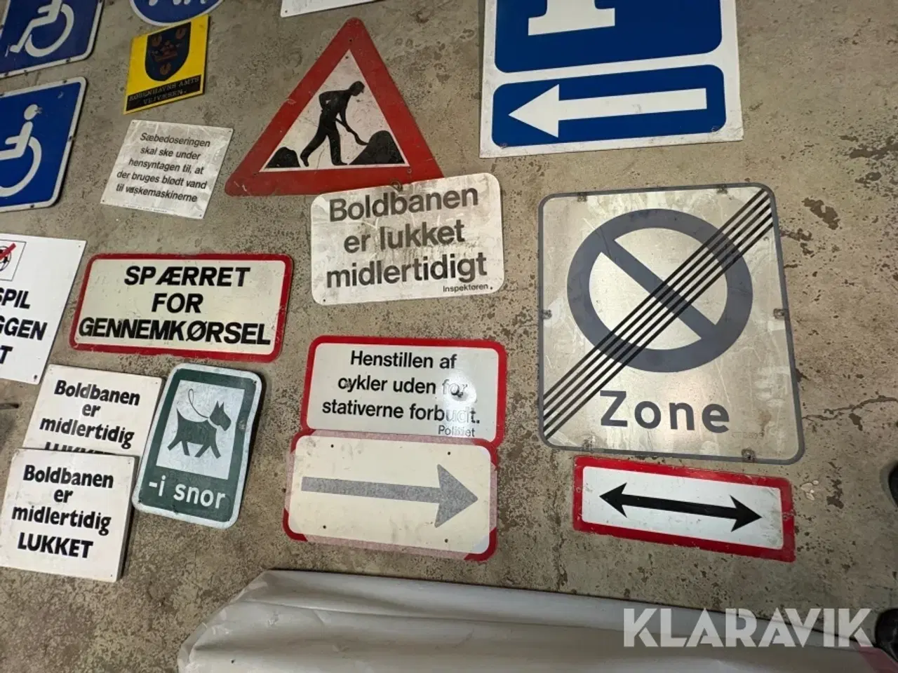 Billede 7 - Pullerter, skilte og reflekspæle - 36 dele