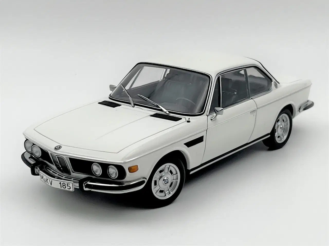 Billede 2 - 1971 BMW 3,0 CSi E9 - 1:18  Mega sjælden udbudt 