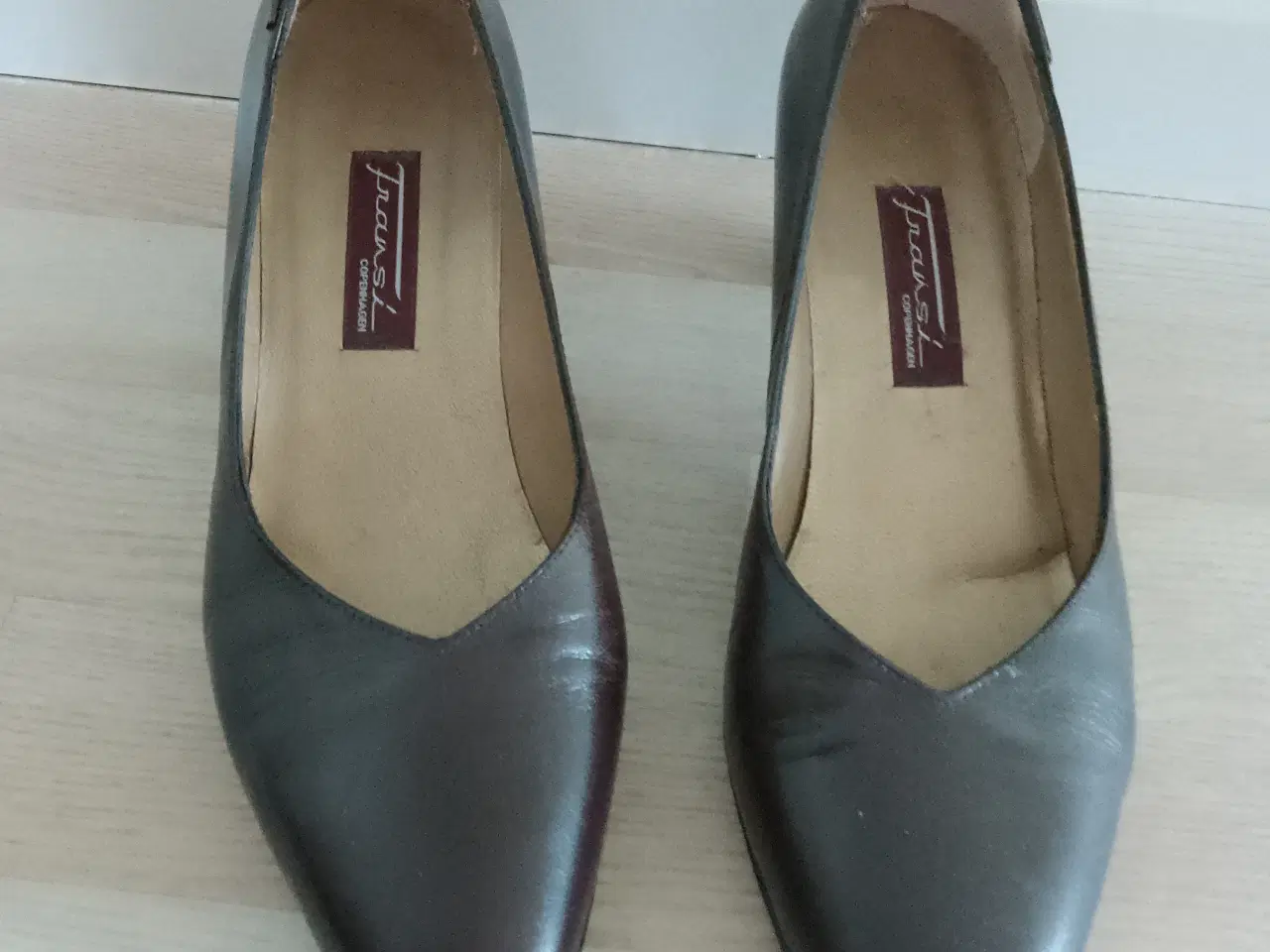 Billede 1 - Mørke brune høj hælede sko mk fransi 