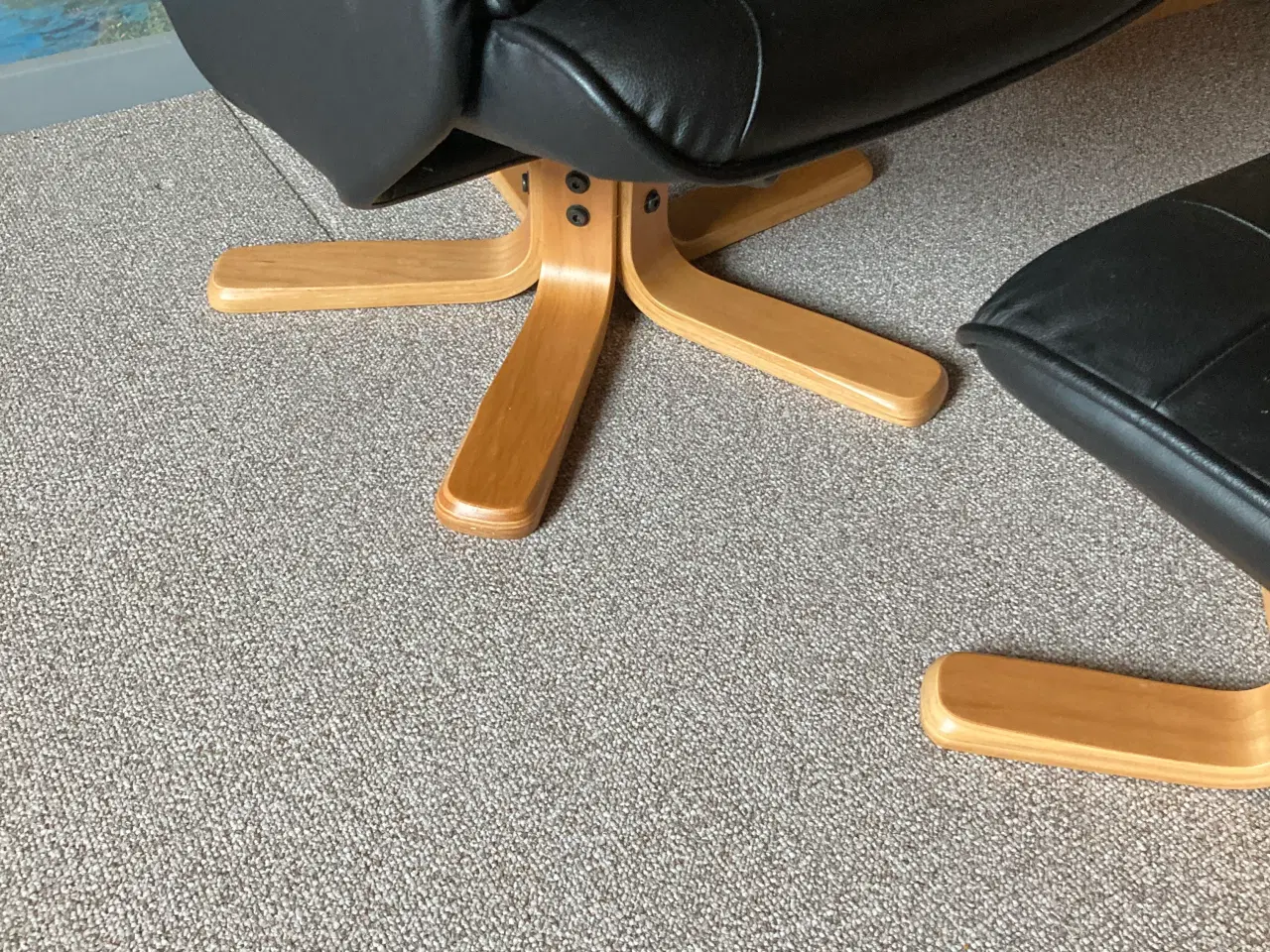 Billede 2 -  2 Lænestole m bord 