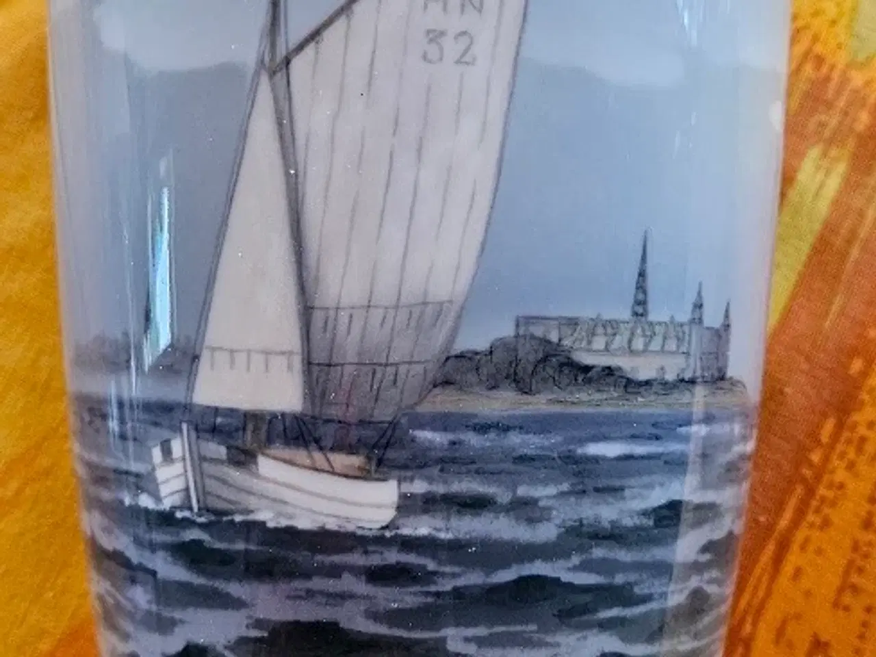 Billede 3 - Royal Copenhagen vase med sejlskib og Kronborg 