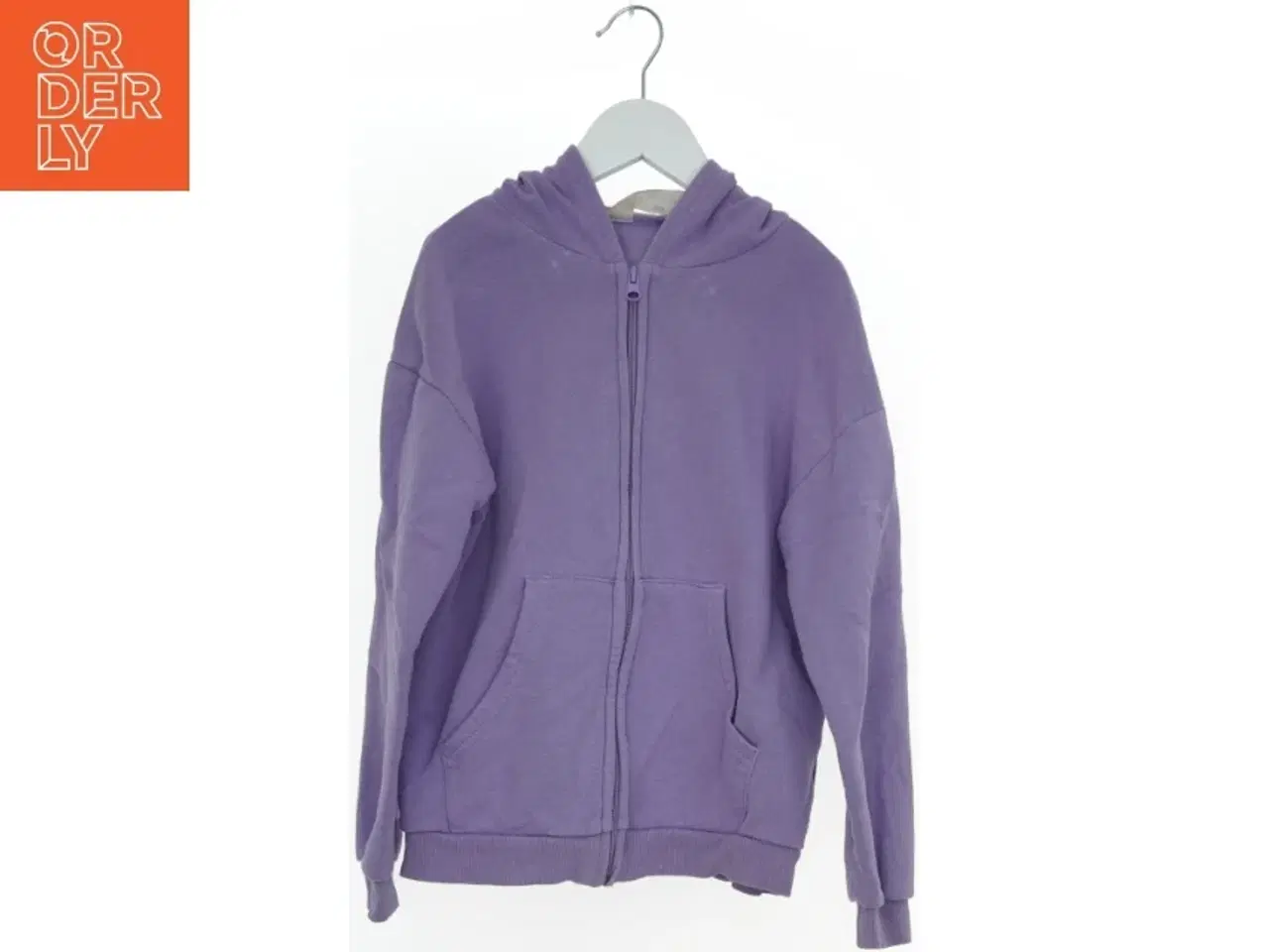 Billede 1 - Lilla hættetrøje med lynlås fra H&M (str. 134)