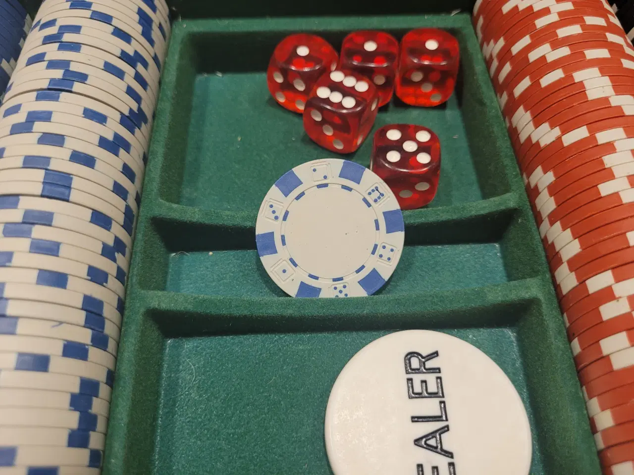 Billede 3 - Poker, kuffert med jetoner