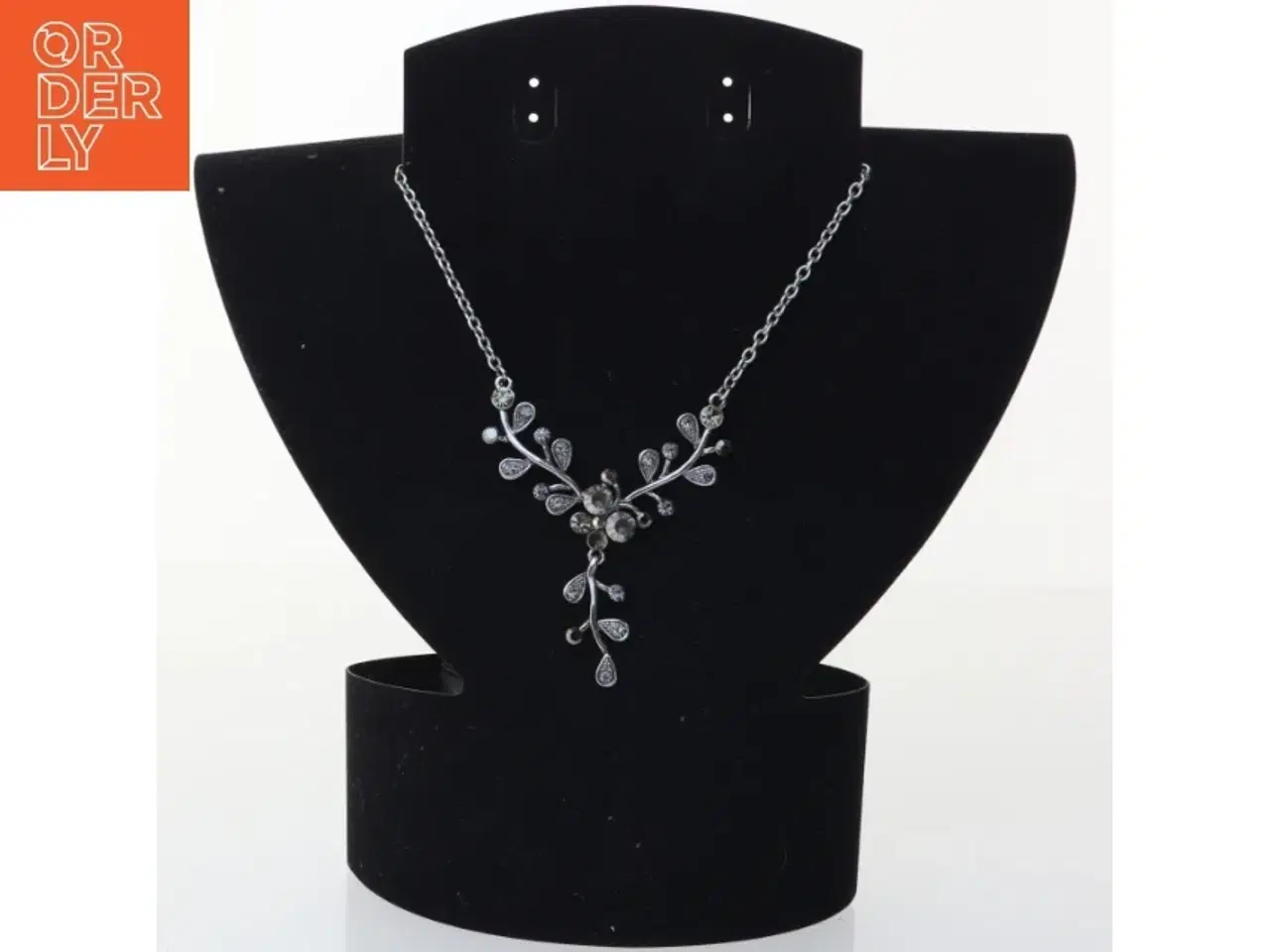 Billede 1 - Sølvfarvet halskæde med bladvedhæng (str. 49 cm)