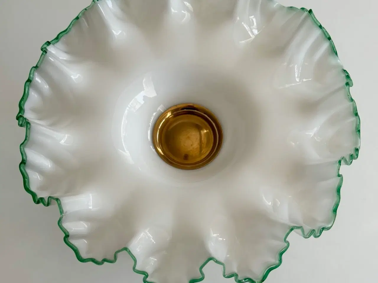 Billede 4 - Antik opsats, opalineglas m grøn kant