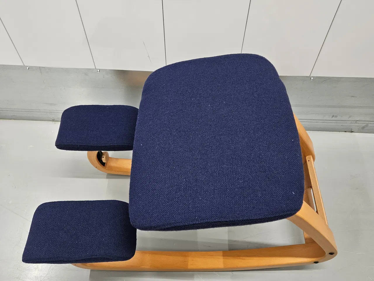 Billede 3 - Original Stokke Balans knæstol i flot stand