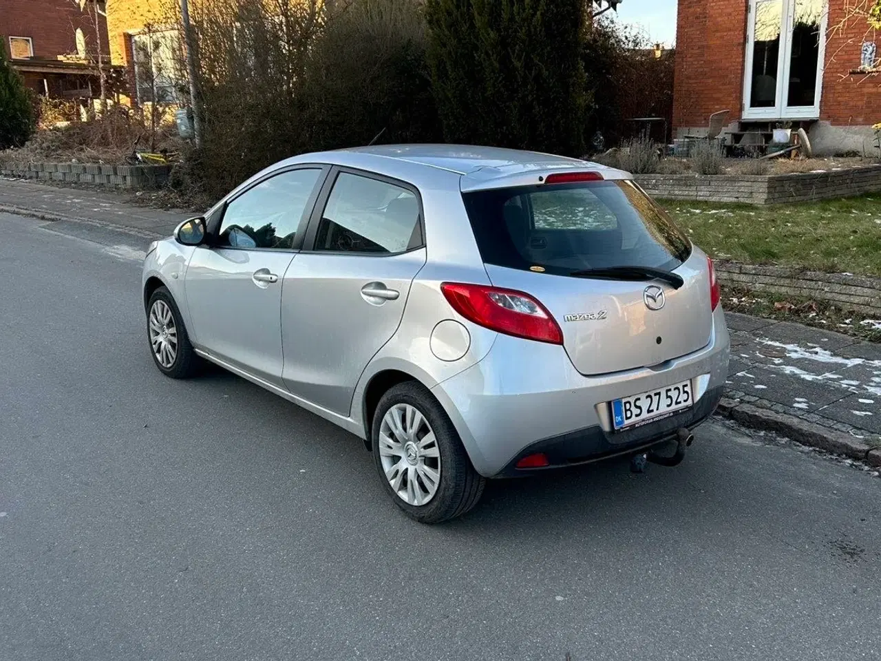 Billede 1 - Nysynet 2-ejers Mazda 2 m/afhængertræk