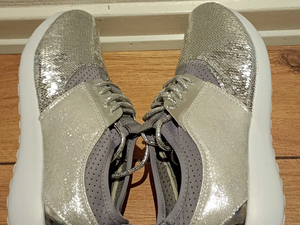 Billede 1 - Damesneakers, KELSI, str. 6 eller 39. Ubrugt.