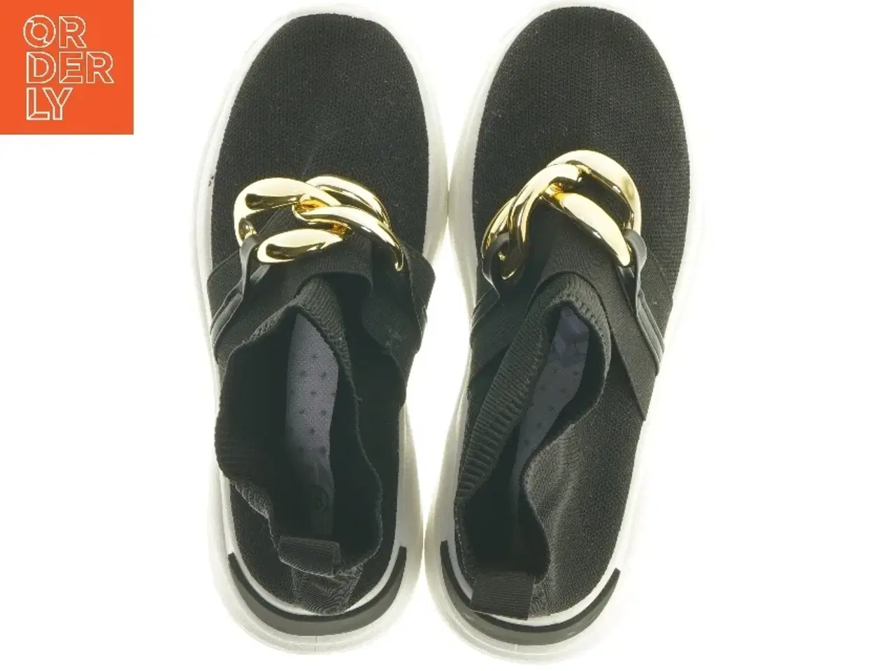 Billede 5 - Sort sneakers med guldkæde (str. 38 )