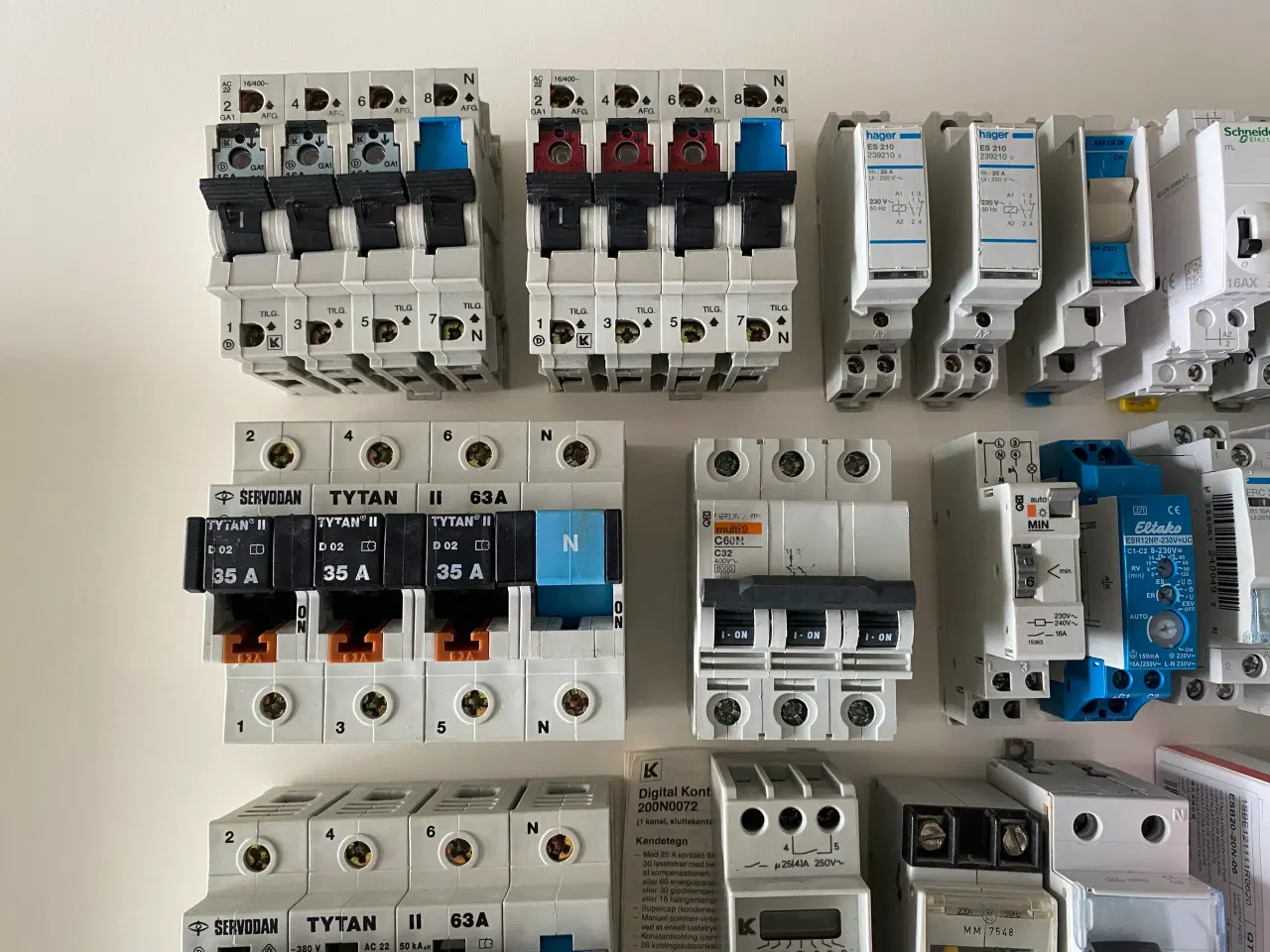 Billede 9 - Schneider Automatsikring  og Kombiafb.